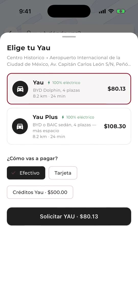 La app de Yau: se busca el aeropuerto como destino, aparece el precio del viaje, se pide el auto y se sigue el recorrido en el mapa hasta llegar.